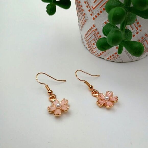 Small Pink Flower w/ Center Pearl Drop Earrings - Picture 3 of 4
